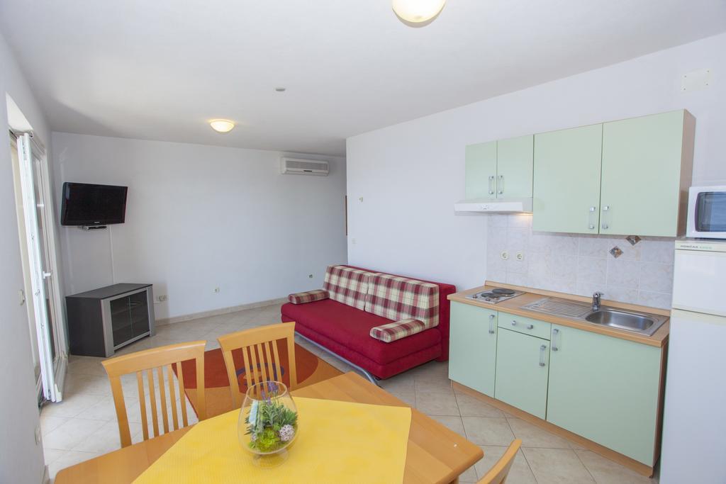 Apartment Maria Drvenik (Split-Dalmatia)